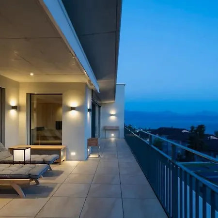 Contemporary Penthouse With Cinema And Breath-taking Lakeview Apartment *