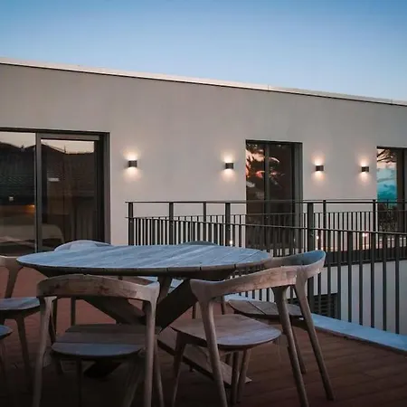 Contemporary Penthouse With Cinema And Breath-taking Lakeview Apartment *