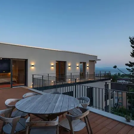 Contemporary Penthouse With Cinema And Breath-taking Lakeview アパート ローザンヌ