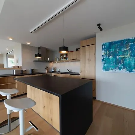 アパート Contemporary Penthouse With Cinema And Breath-taking Lakeview
