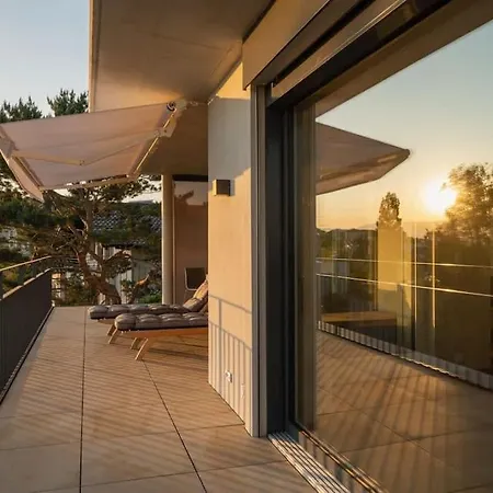 Contemporary Penthouse With Cinema And Breath-taking Lakeview Apartment *