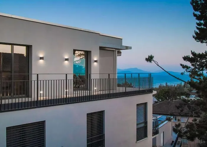 Contemporary Penthouse With Cinema And Breath-taking Lakeview