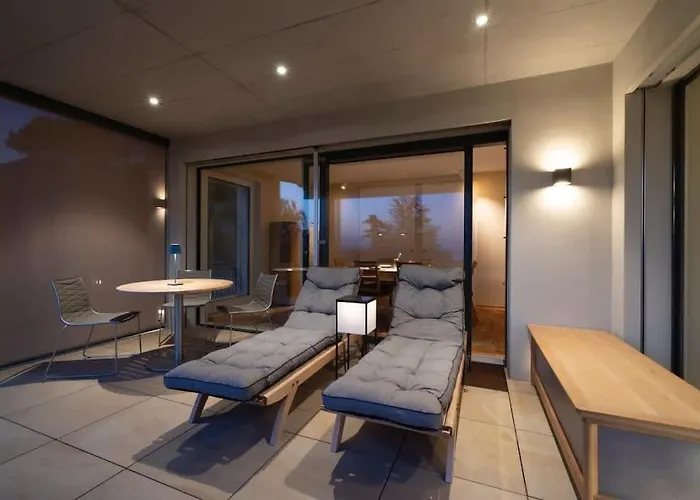 Contemporary Penthouse With Cinema And Breath-taking Lakeview