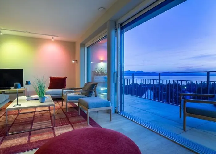 Contemporary Penthouse With Cinema And Breath-taking Lakeview * Lausana