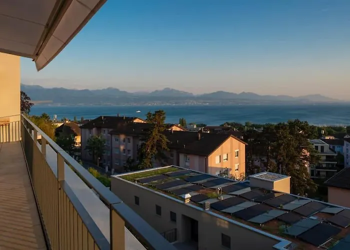 Contemporary Penthouse With Cinema And Breath-taking Lakeview Apartment *