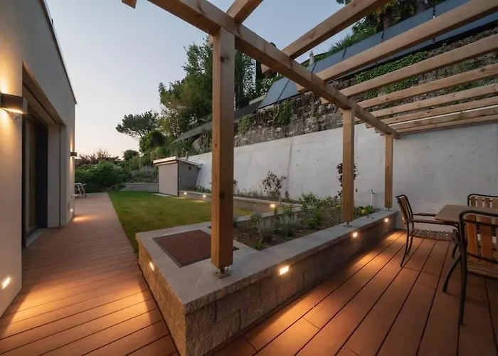 Contemporary Penthouse With Cinema And Breath-taking Lakeview *