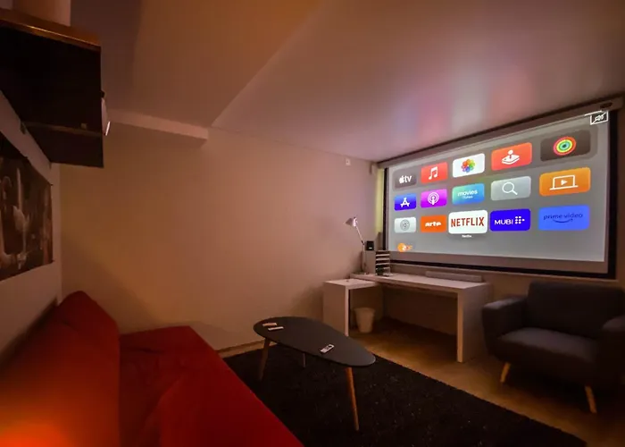 Apartamento Contemporary Penthouse With Cinema And Breath-taking Lakeview