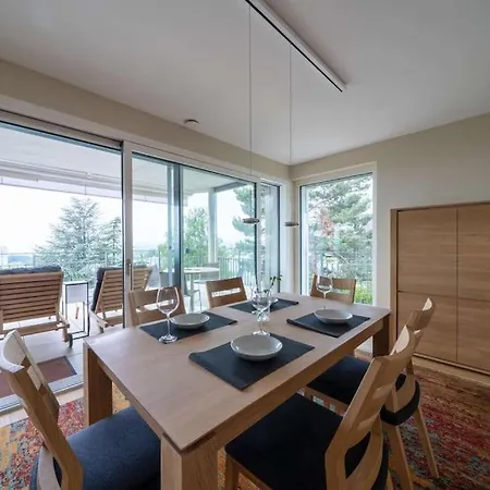 דירה Contemporary Penthouse With Cinema And Breath-taking Lakeview *